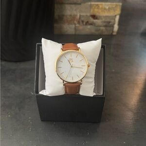 PX Men’s Gold Tone Watch Brown Leather Strap White Dial – New in Box |
